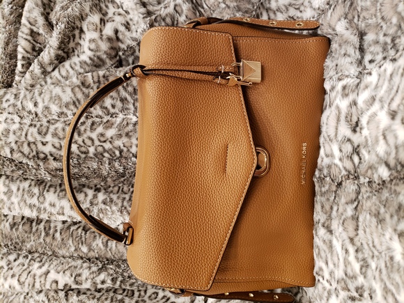 MICHAEL KORS Bristol Medium Leather Satchel - Picture 2 of 10